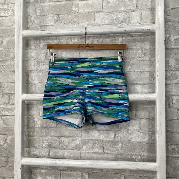 lululemon athletica Pants - Lululemon Boogie Short Roll Down Size 6